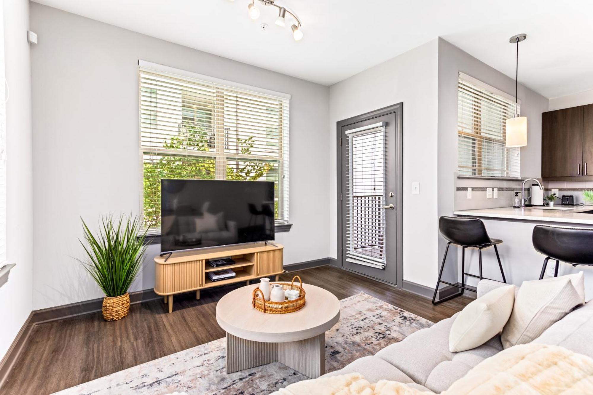 2 Bed 2 Bath In The Heart Of Buckhead Apartment